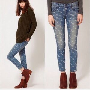 Free People Boho Flower Power Ditzy Floral Low Rise Skinny Jeans